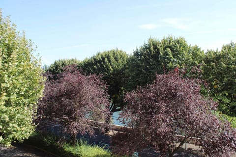 Apartment with view of the Seine near Paris Apartment in Saint-Denis, France