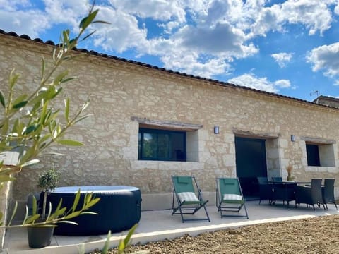 Property building, Patio, Day, sunbed