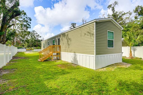 Sleek Home Near Downtown Lakeland with Yard! House in Lakeland