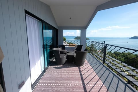 Natural landscape, Balcony/Terrace, Seating area, Sea view