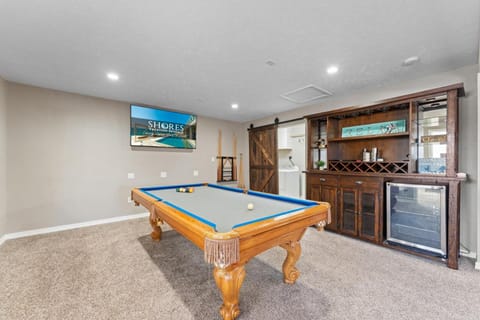 Lighthouse Lodge - Game Room, Swim Dock, Fire Pit House in Kimberling City