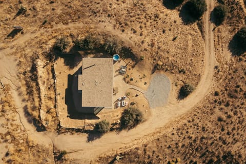 Infinity & Beyond Luxury Retreat Winfinity Pool Casa in Pioneertown