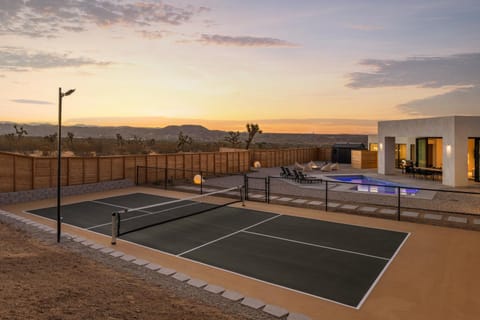 Lympus Pickleball, Pool & Spa! House in Yucca Valley