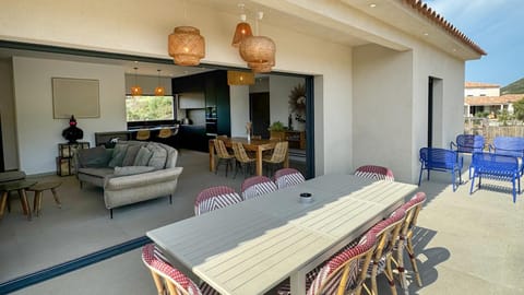 Patio, Balcony/Terrace, Seating area, Dining area