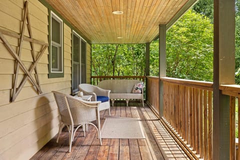 Patio, Balcony/Terrace, Seating area