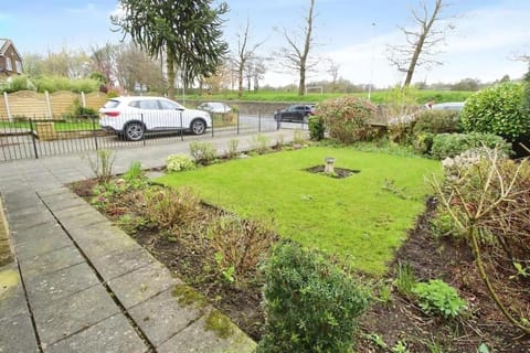 Luxury Home in Low Moor House in Bradford