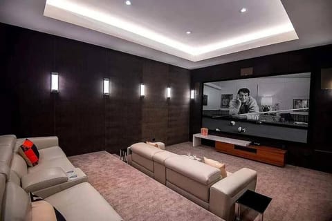 Communal lounge/ TV room, TV and multimedia, Evening entertainment