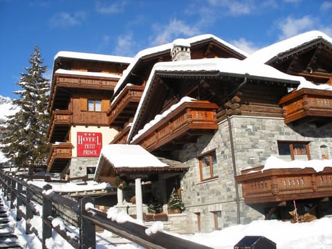 Facade/entrance, Mountain view