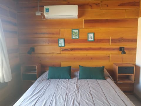 Bed, Photo of the whole room, Bedroom, air conditioner