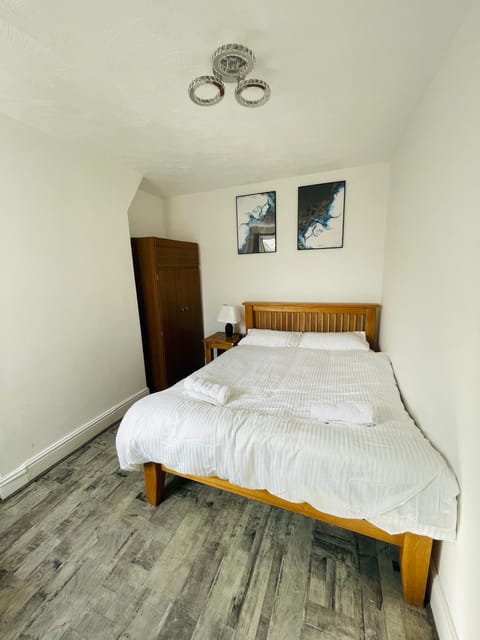 2 Double Bedroom Private, Close to Old Trafford & City Centre Apartment in Stretford