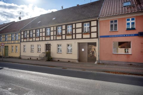 Ferienwohnung Bett Und Buch Apartment in Lychen