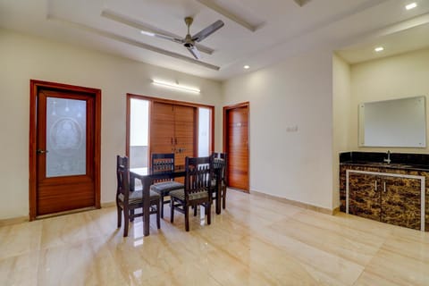 Cozy 3BHK service apartment in kukatpally Apartment in Hyderabad