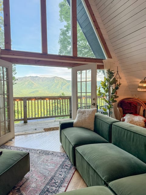 Natural landscape, View (from property/room), Balcony/Terrace, Living room, Mountain view