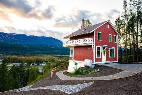 Property building, Natural landscape, Mountain view