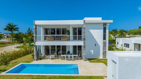 Day, Garden, View (from property/room), Garden view, Pool view, Swimming pool, sunbed