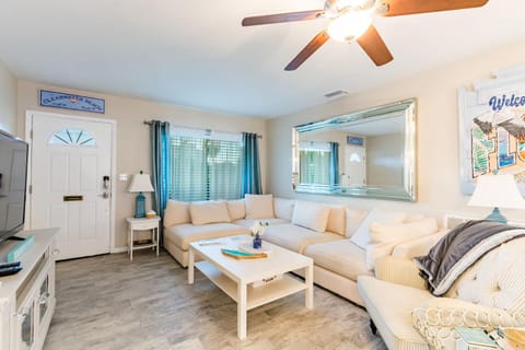 Driftwood Dreams Beach House - Full Month Rental House in Clearwater Beach