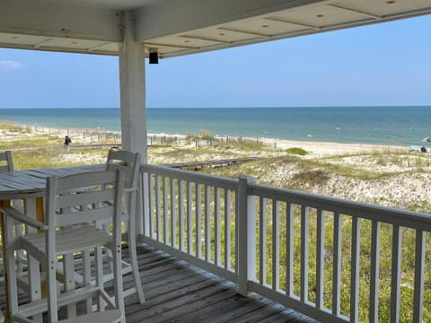 Sea Vous Play House in Saint George Island