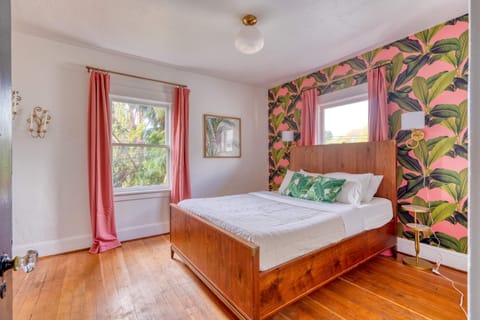 Stay Portland - Lively 2BR Old Hollywood Apt - 92 WalkScore Apartment in Portland