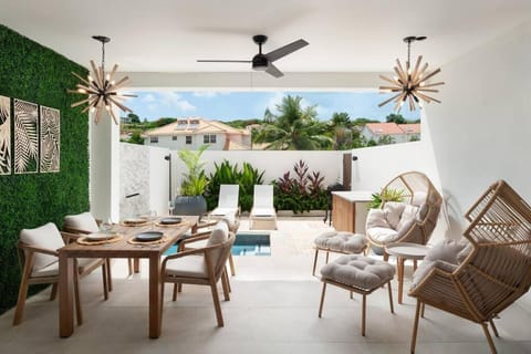 Porters 2 bed townhome Azzurro - Walk to beach Villa in Holetown