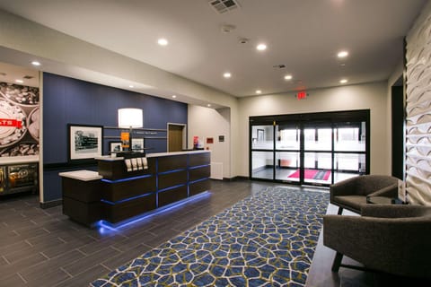 Hampton Inn & Suites Dallas/Ft. Worth Airport South Hotel in Euless
