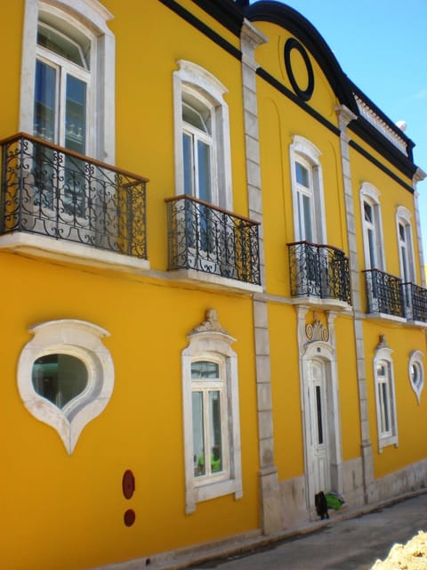 Facade/entrance, Breakfast