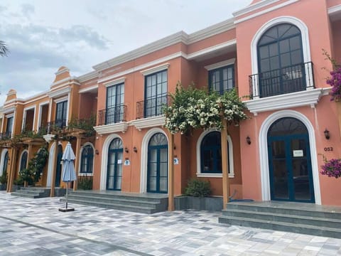 Nhà Phố Luxury Novaworld Phan Thiết - 4 Phòng Ngủ 5 Giường House in Phan Thiet