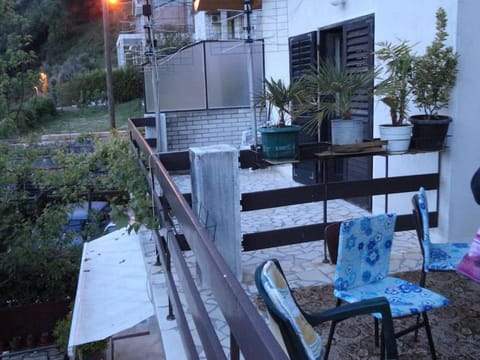 Houses on the sea penny Apartment in Kotor Municipality