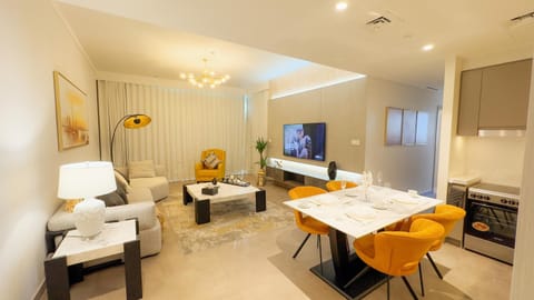 TV and multimedia, Kitchen or kitchenette, Living room, Dining area