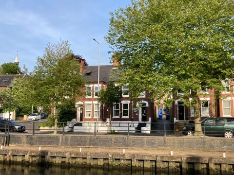 Property building, Day, Neighbourhood, Street view, Location