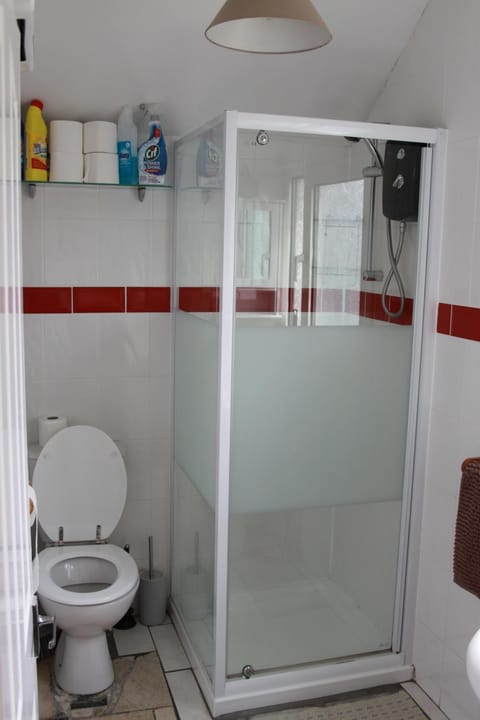 Shower, Toilet