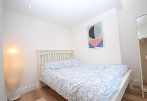 Freshly refurbished, peaceful Victorian house House in Kingston upon Thames