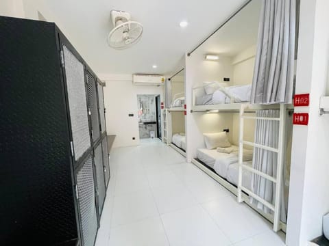 Bed, Photo of the whole room, Bedroom, bunk bed, safe, air conditioner