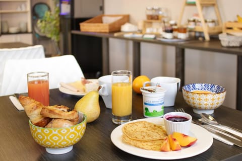 Breakfast, Buffet breakfast