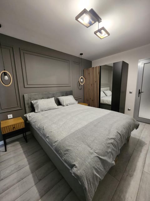 Bed, Bedroom, wardrobe