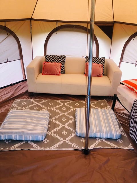 Hertford HEATED Yurt Farm stay Tenda de luxo in Hertford