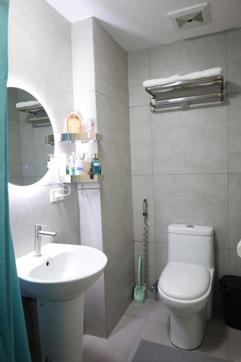 Sojourner's Suite at 605, City-view condotel near the airport Apartment hotel in Las Pinas