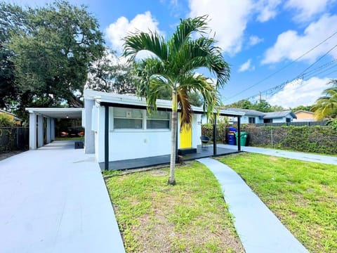 Modern Miami Family Cottage Beach 15 min Casa in Miami Shores