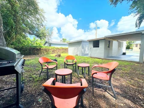 Modern Miami Family Cottage Beach 15 min Casa in Miami Shores