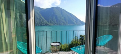 Nearby landmark, Day, Natural landscape, View (from property/room), Balcony/Terrace, Lake view, Mountain view