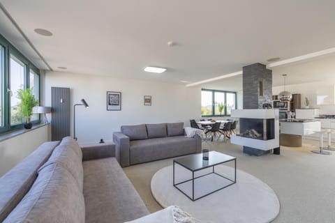 Living room, Dining area, fireplace