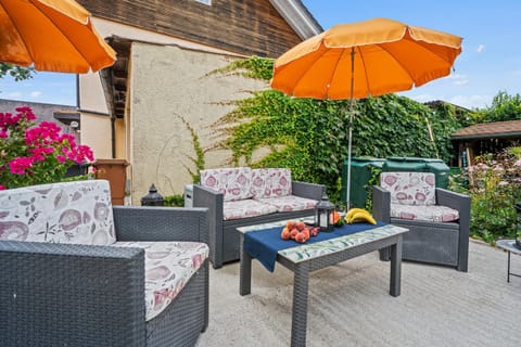 Garden, Seating area, Garden view