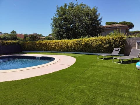 Garden, Garden view, Pool view, Swimming pool, sunbed