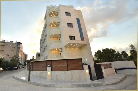 رمّ للأجنحة Rum Royal Suites Apartment in North District