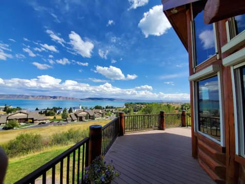 Patio, Nearby landmark, Day, Natural landscape, View (from property/room), Balcony/Terrace, Lake view