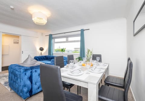 Mossneuk House by Klass Living Coatbridge House in Coatbridge