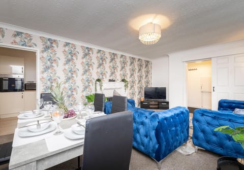 Mossneuk House by Klass Living Coatbridge House in Coatbridge