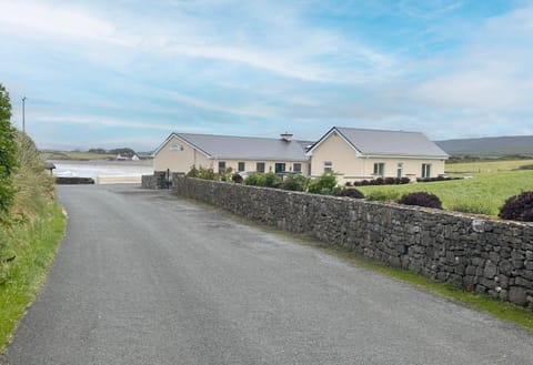 Property building, Natural landscape, Street view