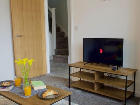 Hideaway house, Sleeps 9, with parking House in Bristol