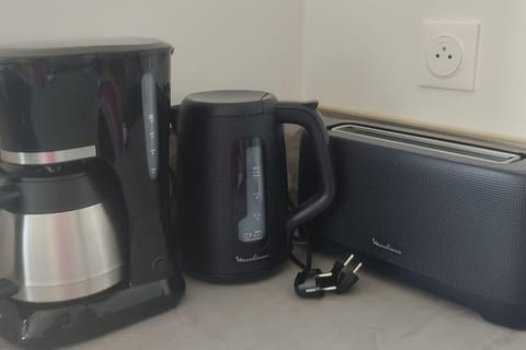 Coffee/tea facilities, Kitchen or kitchenette, toaster