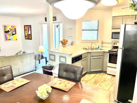 Kitchen or kitchenette, Dining area, dishwasher, oven